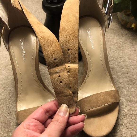Tan Calvin Klein Vivian Suede Strappy Sandle Size - Picture 8 of 8